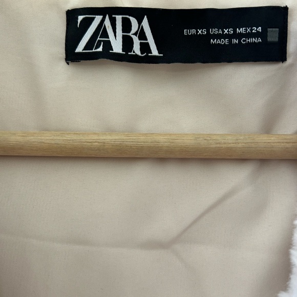 Zara Faux Fur Creamish Coloured Zip- up Hooded Jacket - Picture 8 of 9